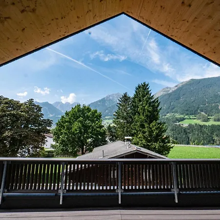 Apartment In Near Lift