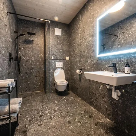 In Near Lift Апартаменты Мидерс